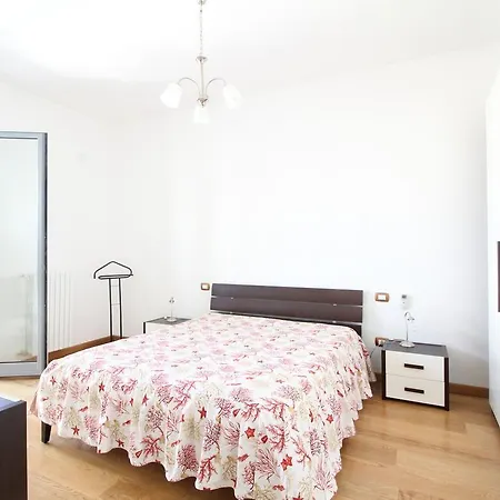 Italia Apartment *
